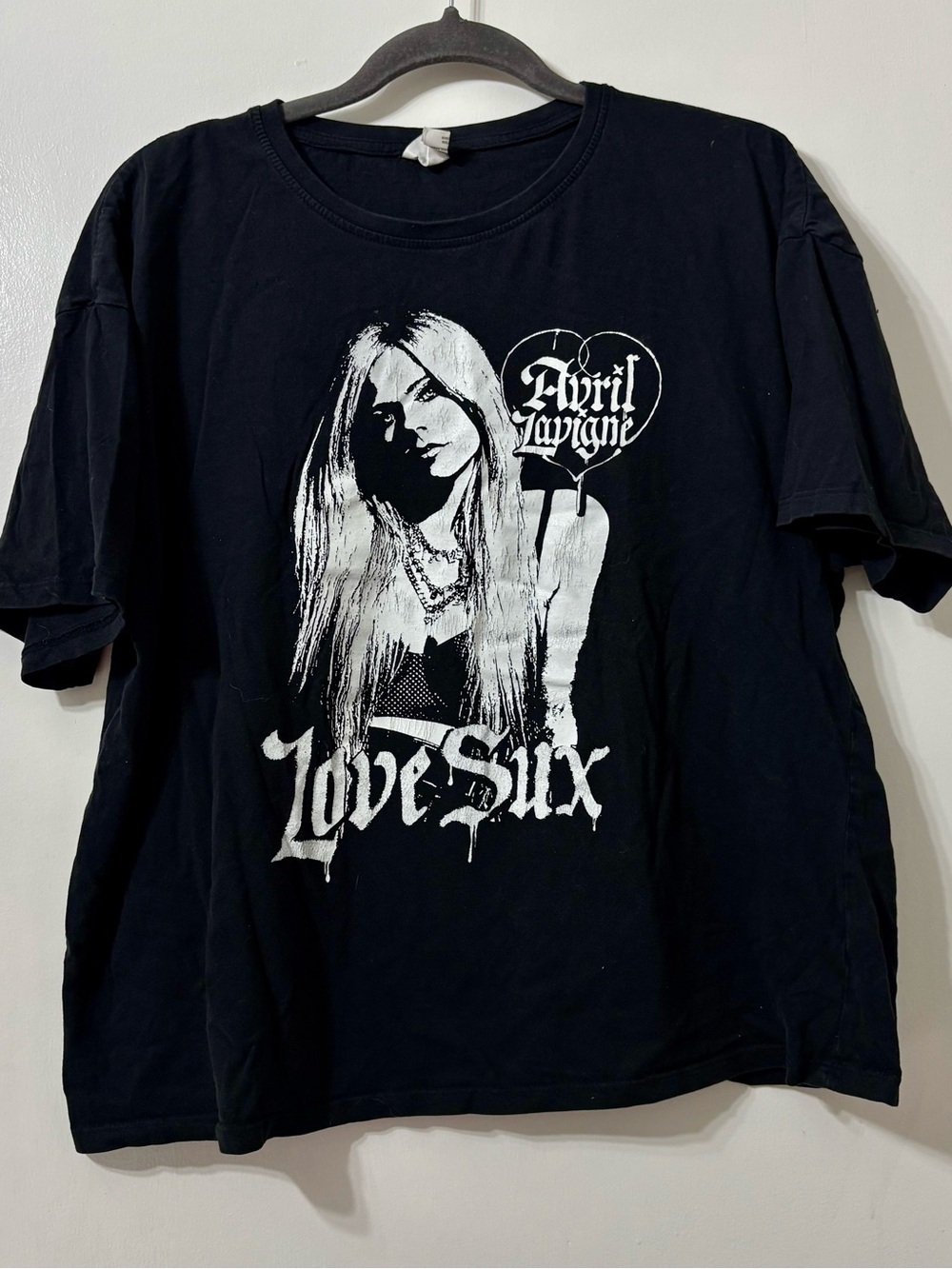 Avril Lavigne television Black Tee with logo Love Sux